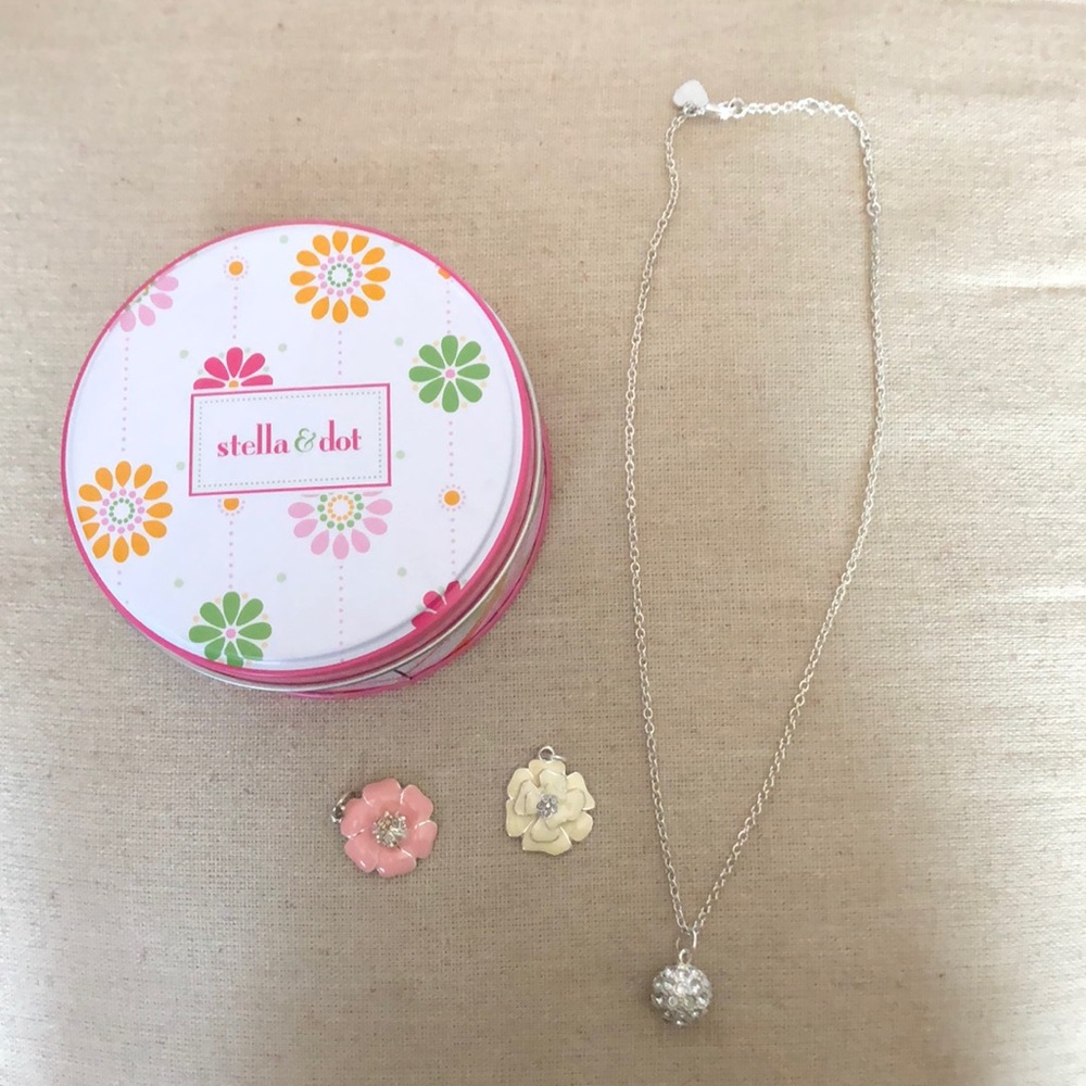 Stella and dot girls necklace